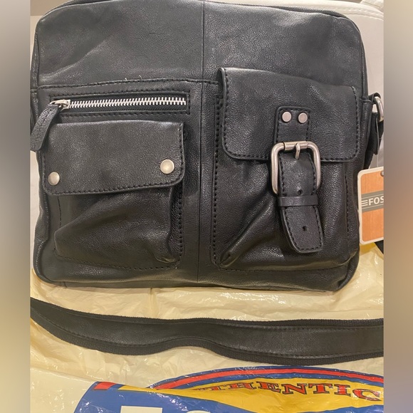NWT, Leather Fossil Messenger Bag - Picture 2 of 8